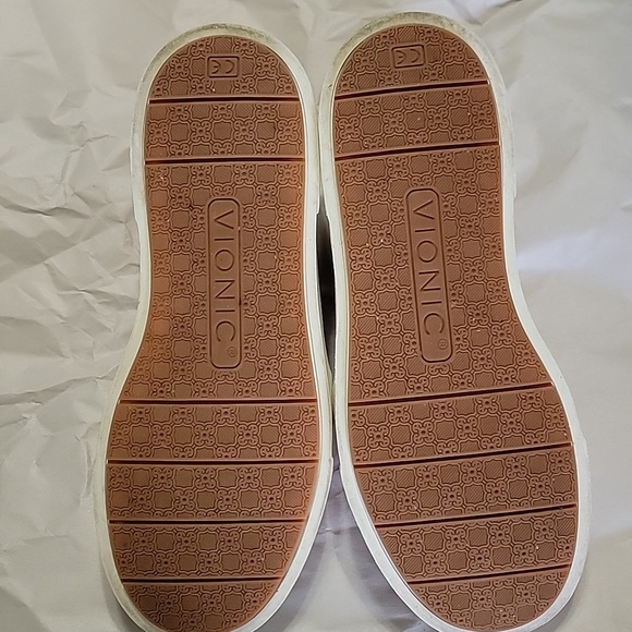 Vionic Kimmie Perf laser cut slip on sneakers size 7 peach suede casual comfort - Picture 4 of 6